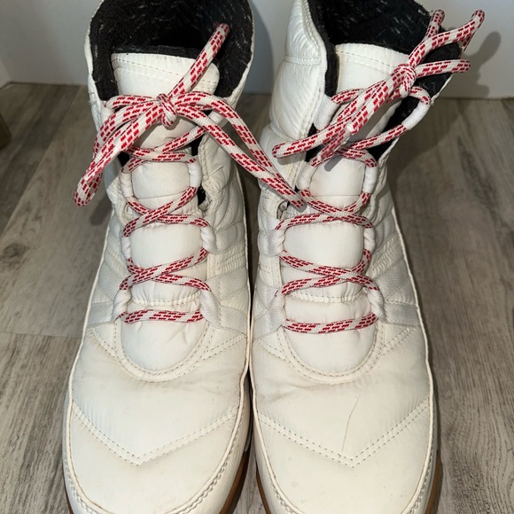 Sorel Women's White Winter Boots - Picture 4 of 7